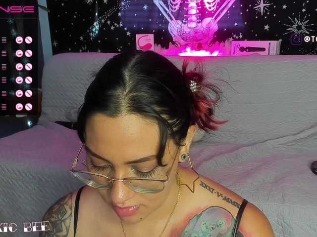 Fotod CoralineBee Dont be rude. say Hi #bbw #tattooed #latina #Big