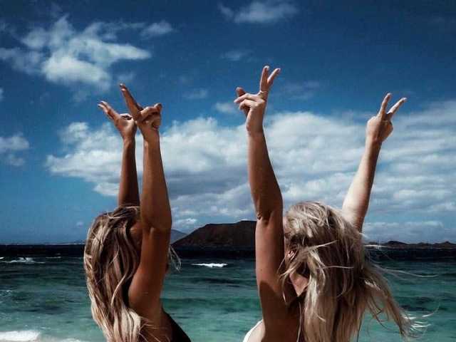 Profiili foto twosexyandhotgirls