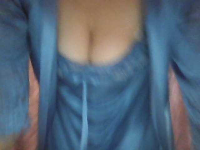 Fotod _mamasita_ Greetings, my dears: * Welcome im my room. I will be glad to your attention and gifts :) I'm collecting tokens for a better camera. Need @remain :*