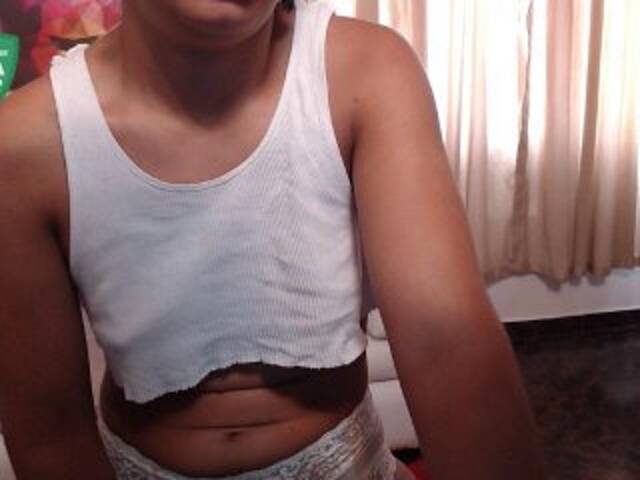 Ringhäälingupildid ValenHilton