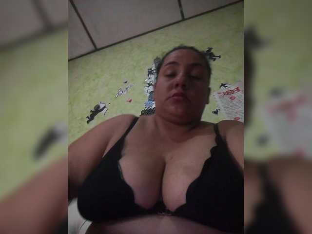 Ringhäälingupildid Valeriacurvy