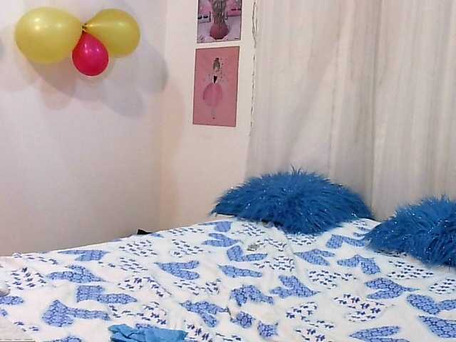 Fotod valeriiaa-hot hi guys welcome to my room play with me #anal #squirt #lovense #pantyhose #teen #bigboobs