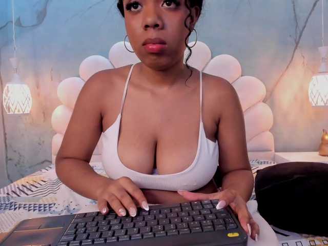 Ringhäälingupildid ValThompson