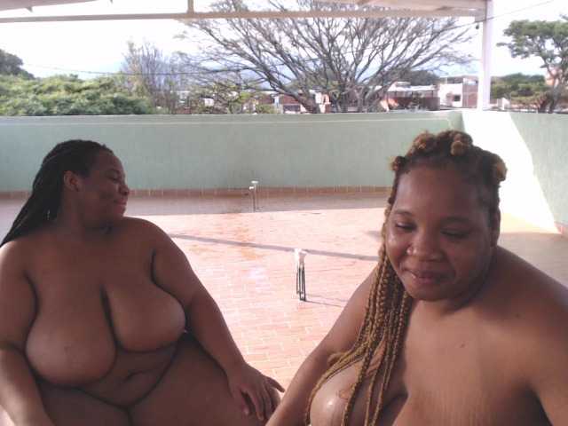 Fotod VaneAndEvee When I feel really good, you will have the pleasure of seeing me cum everywhere #BBW #latina #feet #shaved #colombian #chubby #cum #squirt #bigclit #bigtits #bigass #blowjob #lovense #couple#lush#domi