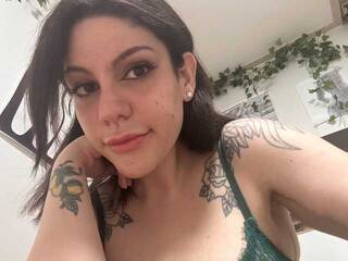 Erootiline videovestlus Velvet-Berry99