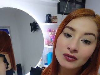 Erootiline videovestlus violet-adams1