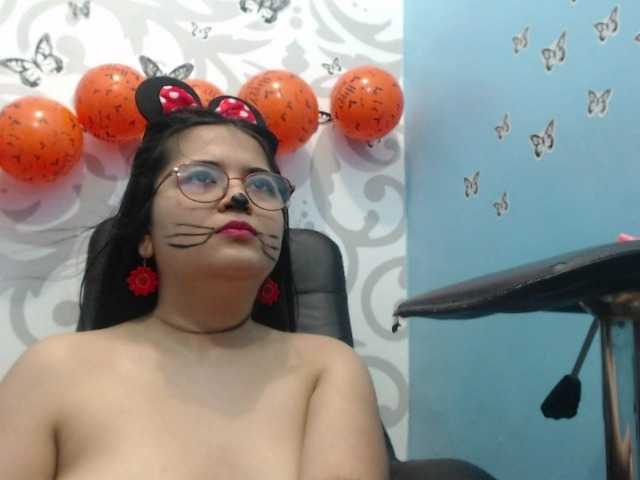 Fotod Violetaloving hello lovers im violeta fun girl with big ass make me wet and show naked --LUSH ON --MAKE ME MOAN buy controle me toy and make me cum *i love roleplay and play oil * i do anal squrit and play pussy *I HAVE BIG CURVES AND CUTEFEET