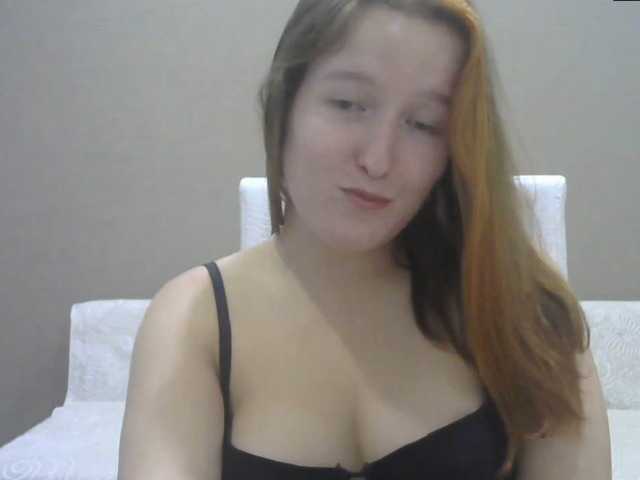 Fotod WetYvonne Hello boys, i wanna play with you so bad.. spoil me..