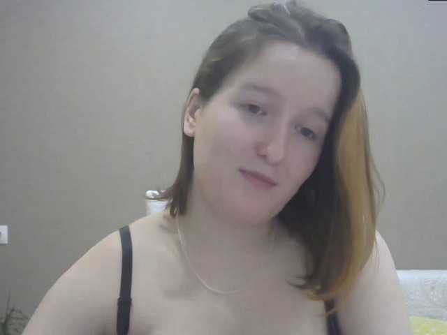 Fotod WetYvonne Hello boys, i wanna play with you so bad.. spoil me..