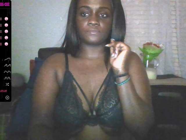 Fotod XOXOBREEXOXO lets have some fun. its your fav black cum whore