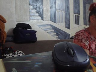Erootiline videovestlus YasminaGeil