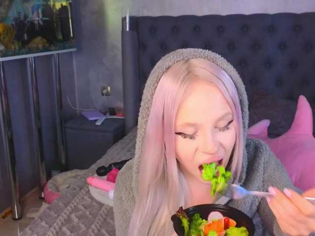 Ringhäälingupildid youngmalena