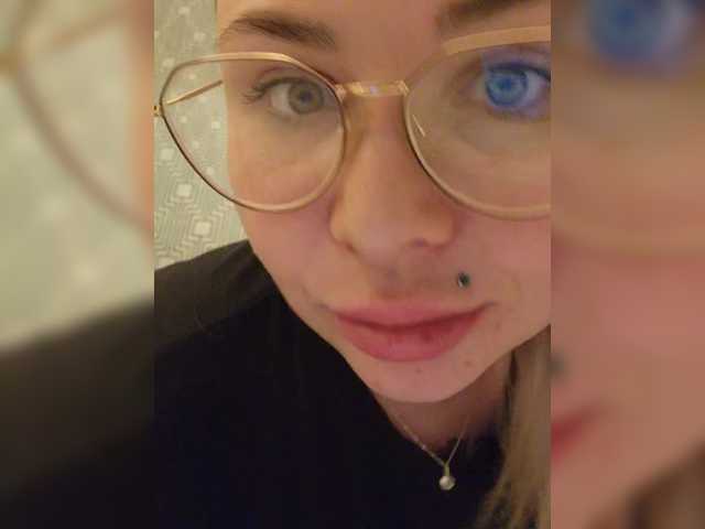 Ringhäälingupildid YourFunnyBlondiee