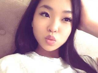 Erootiline videovestlus YunHori