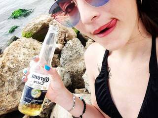 Erootiline videovestlus zomersharay